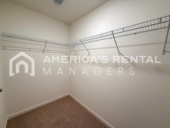 Building Photo - Available for Move-In Soon! Available to V...