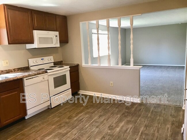 Building Photo - 6516 Zionsville Rd