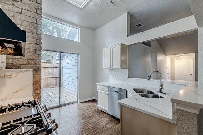 Building Photo - 1710 Blindlake Dr