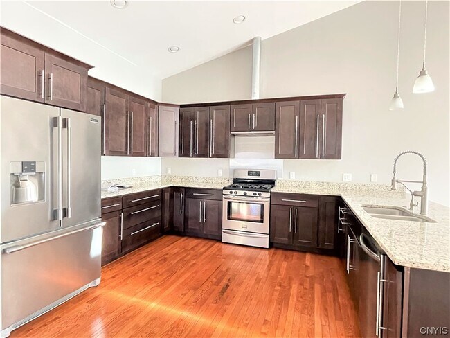 Building Photo - 5983 Paradise Cir