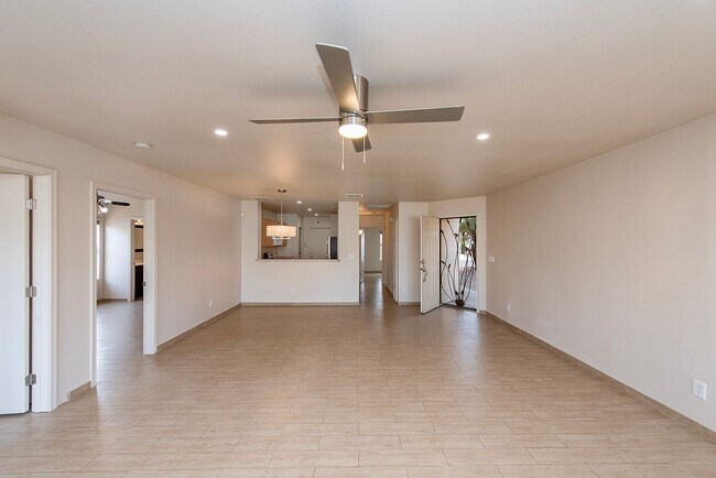 Building Photo - Well Located 3 Bedroom!