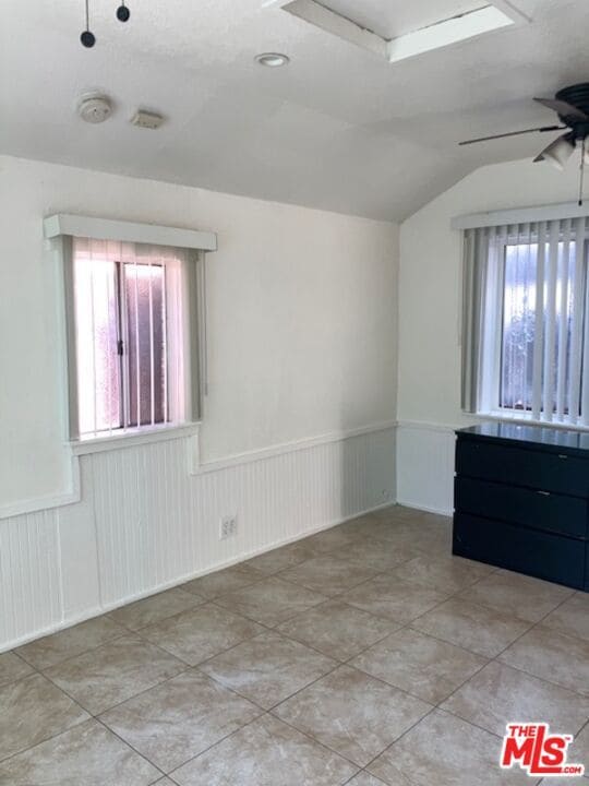 Building Photo - 2380-2380 1/2 Allesandro St