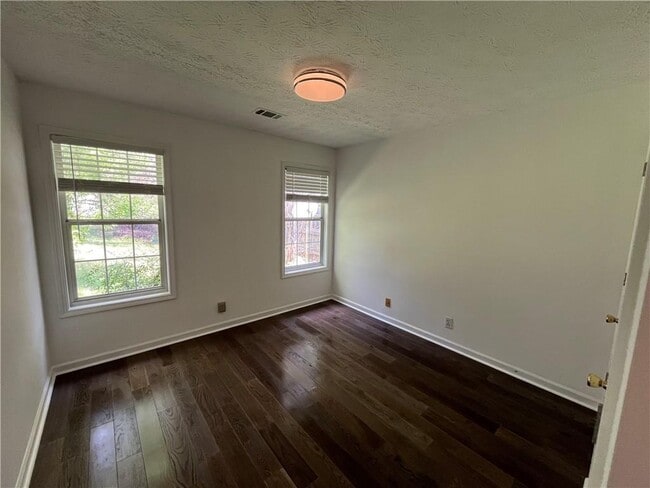 Building Photo - 678 Arbour Way