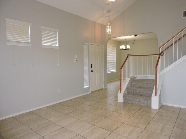 Building Photo - 9201 Brodie Ln