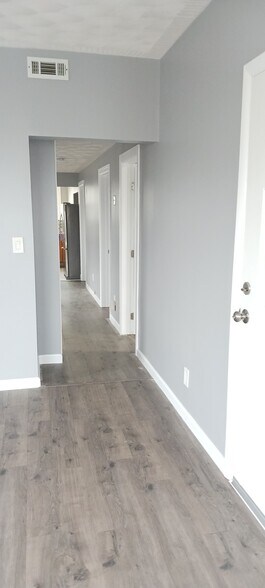 Building Photo - 255 Mott St