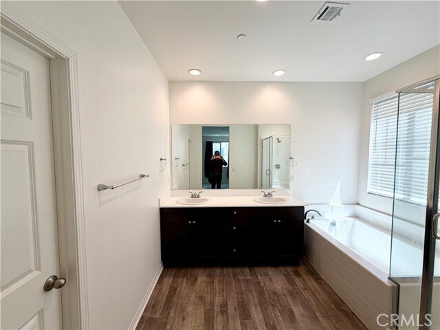 Building Photo - 16458 Globetrotter Ave