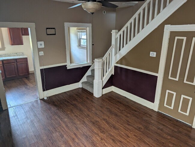 Building Photo - Two bedroom home in New Brighton