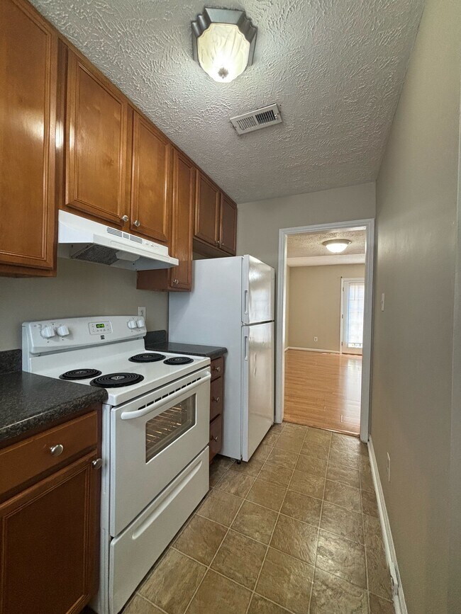 Building Photo - 422 Kirkcaldy Ct