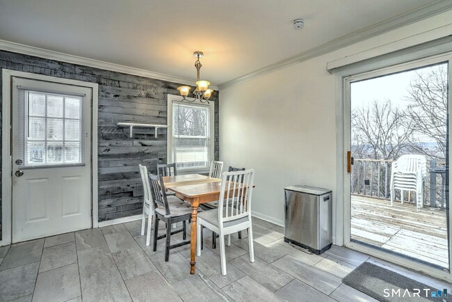 Building Photo - 42 Highland Ave