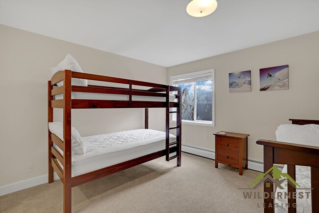 Building Photo - Winter Rental- HOT TUB, Quiet townhome with hot tub and two living areas