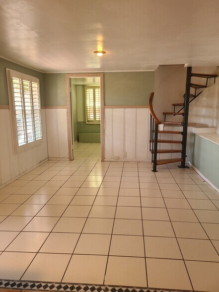 LIVING ROOM - 5831 Adelaide Ave