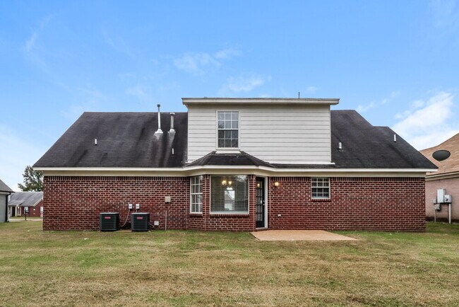 Building Photo - 4444 Shadow Ridge Dr