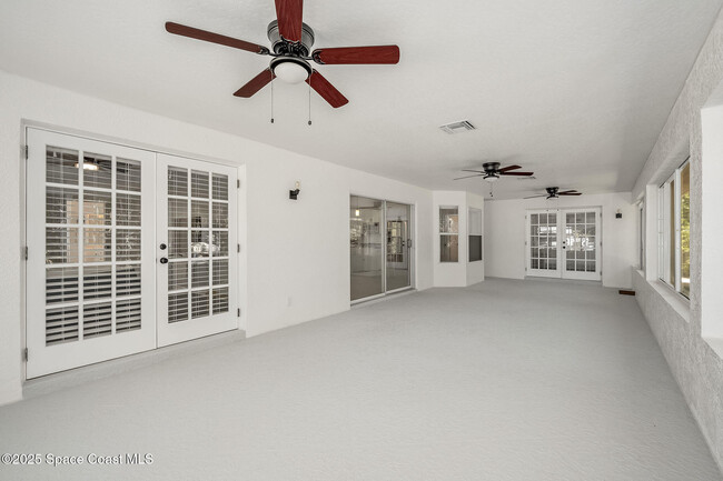 Building Photo - 210 Heron Dr
