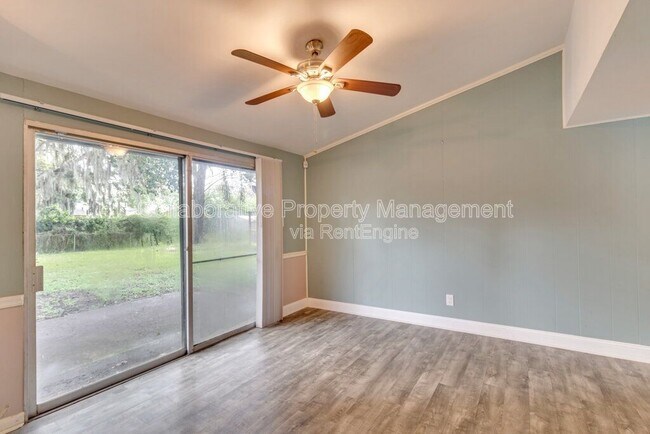 Building Photo - 12444 Largo Dr