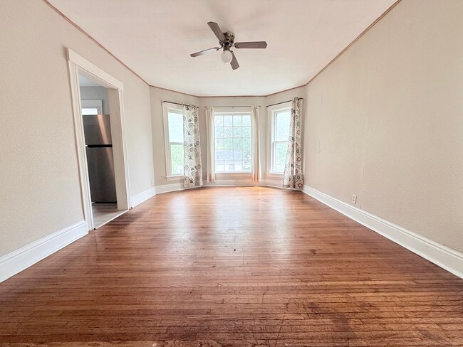 Building Photo - 900 W Parker St