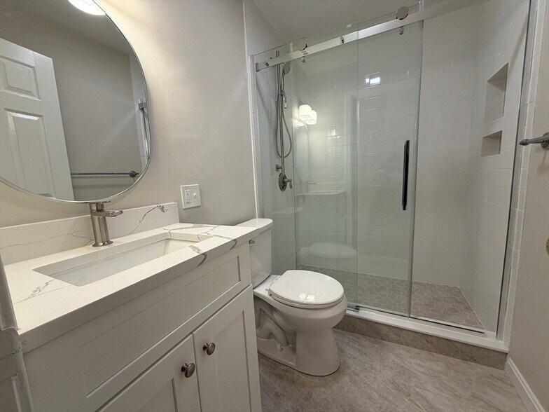 Building Photo - 87 Worcester St