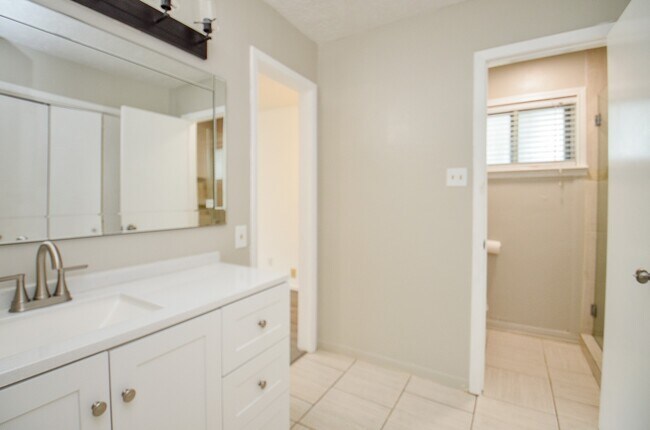 Building Photo - 12266 Huntington Venture Dr