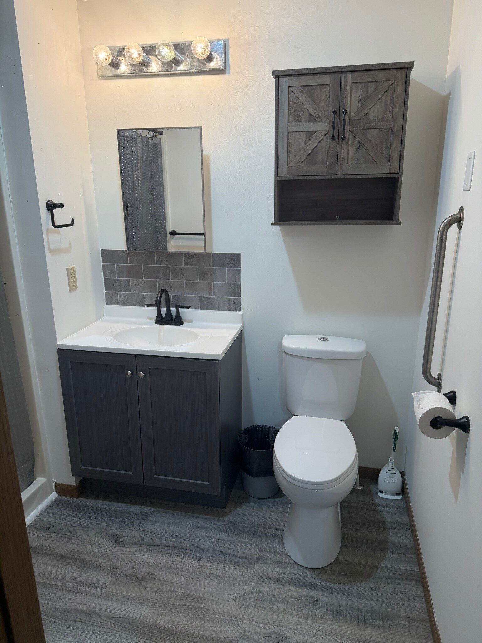 Building Photo - 604 S Polk St