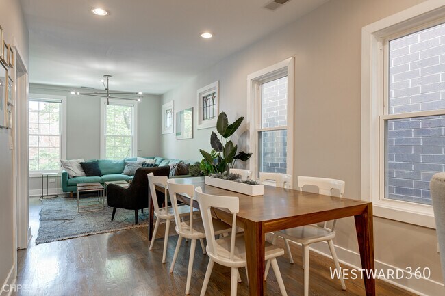 Building Photo - 2344 N Oakley Ave