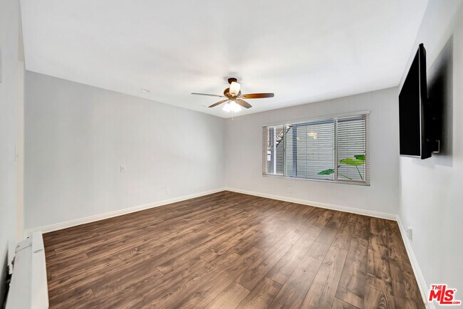 Building Photo - 3606 Vista Rey