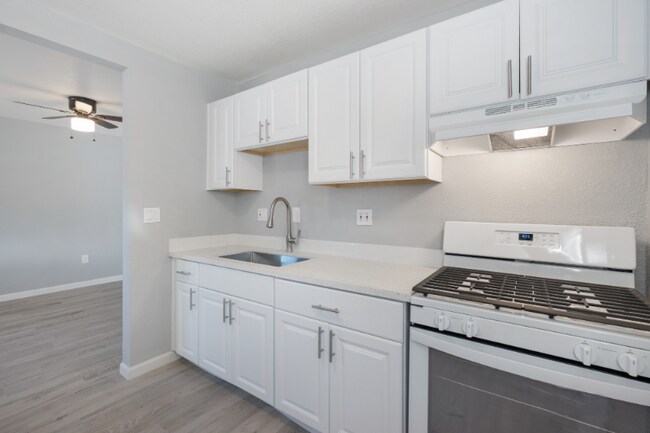 Building Photo - 53 Alturas Ave