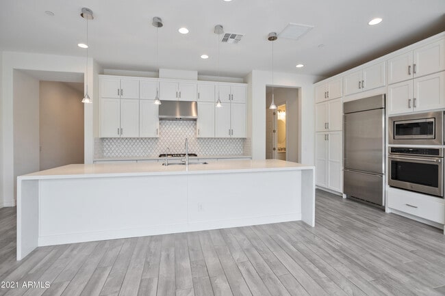 Building Photo - 7358 E Casitas Del Rio Dr