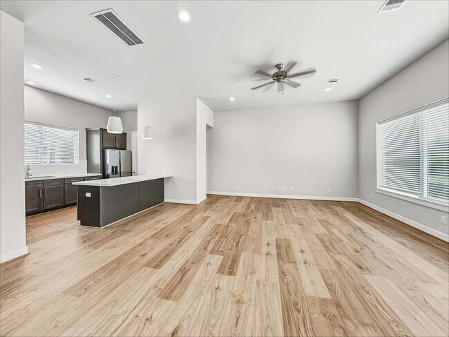 Building Photo - 10534 Executive Lake Dr