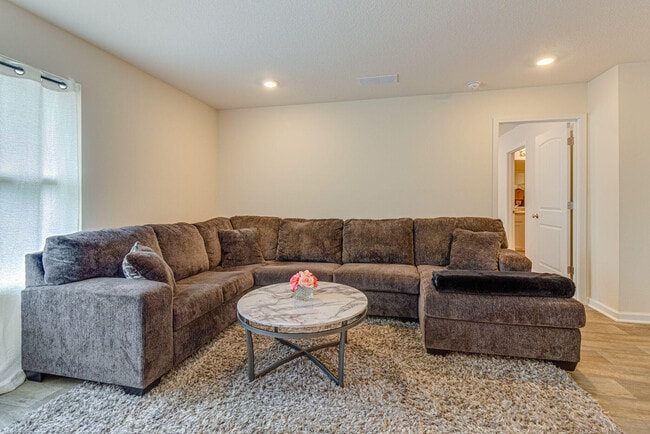 Building Photo - 1034 Limpkin St