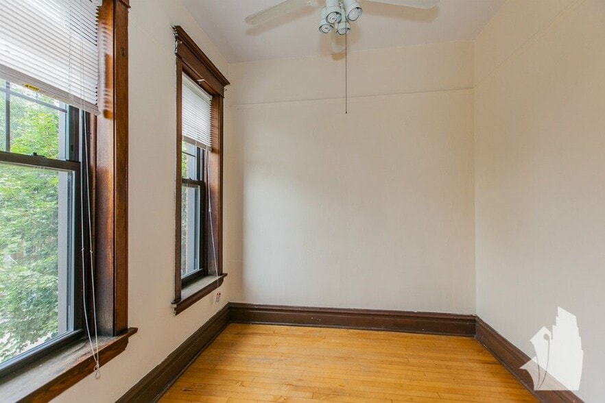 Building Photo - 3637 N Paulina St