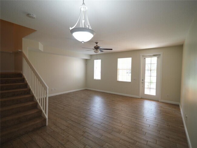 Building Photo - 1533 Napoli Dr E