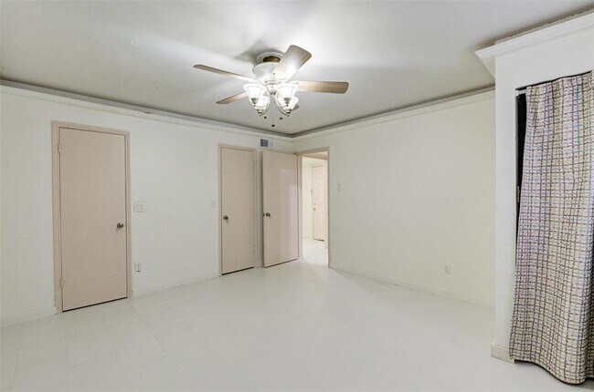 Building Photo - 7900 Westheimer Rd