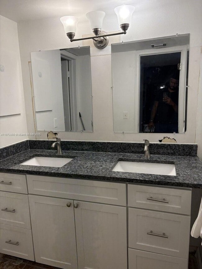 Building Photo - 3301 Spanish Moss Terrace