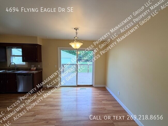 Building Photo - 4694 Flying Eagle Dr SE