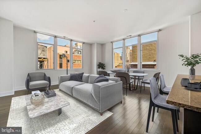 Building Photo - 1101 Locust St