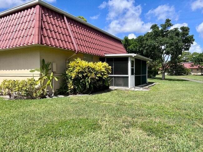 Building Photo - 135 Amherst Ln