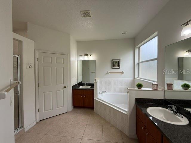 Building Photo - 1050 Tourmaline Dr