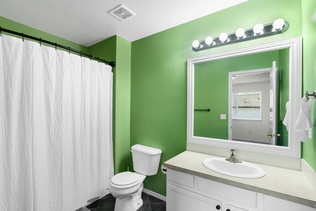 Building Photo - 3 Bedroom, 2.5 Bathroom 2 Story House