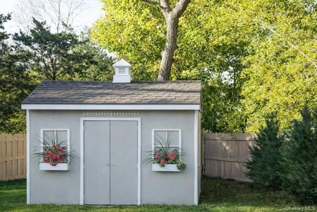 Building Photo - 435 Montauk Hwy