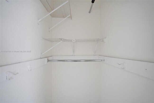 Building Photo - 403 SW 11th Ct