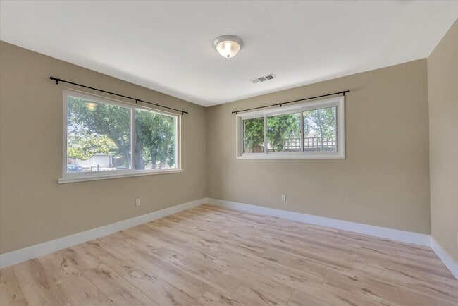Building Photo - Wow! What a Great Home! SHORT TERM LEASE T...