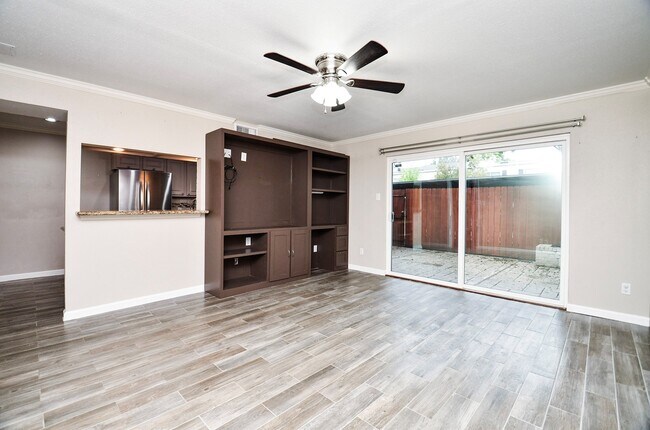 Building Photo - 13074 Trail Hollow Dr