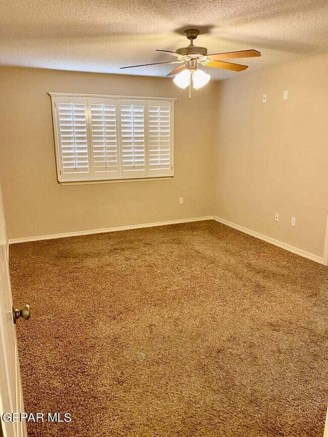 Building Photo - 7334 Prickley Pear Dr