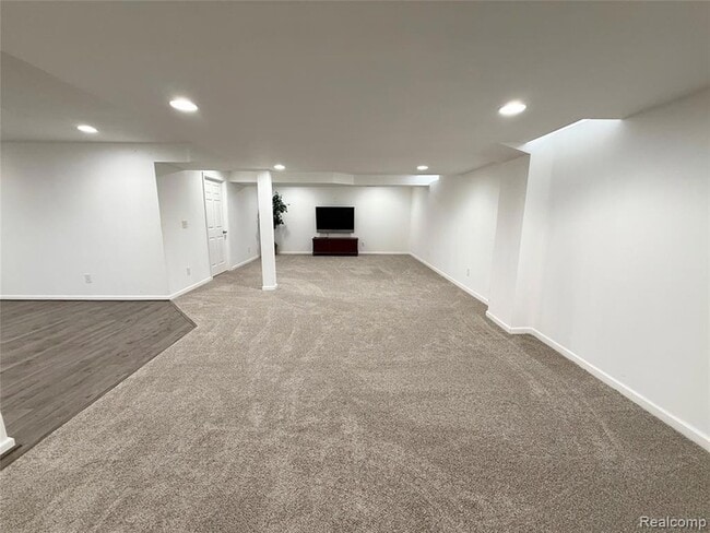 Building Photo - 28975 Hearthstone Dr