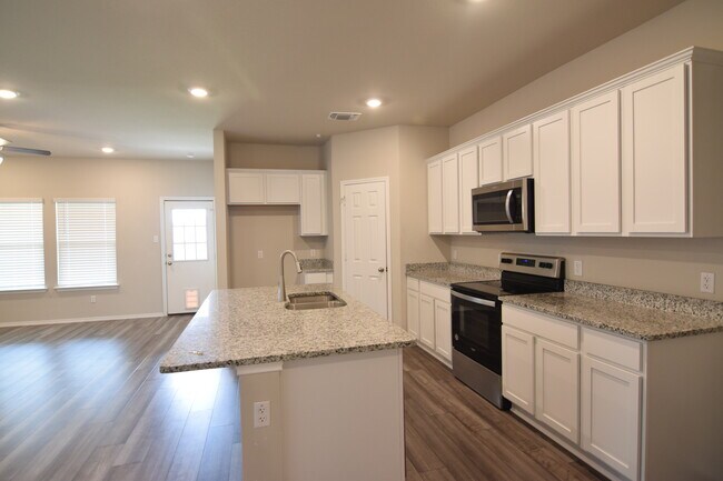 Building Photo - 8419 Brahma Plns Rd