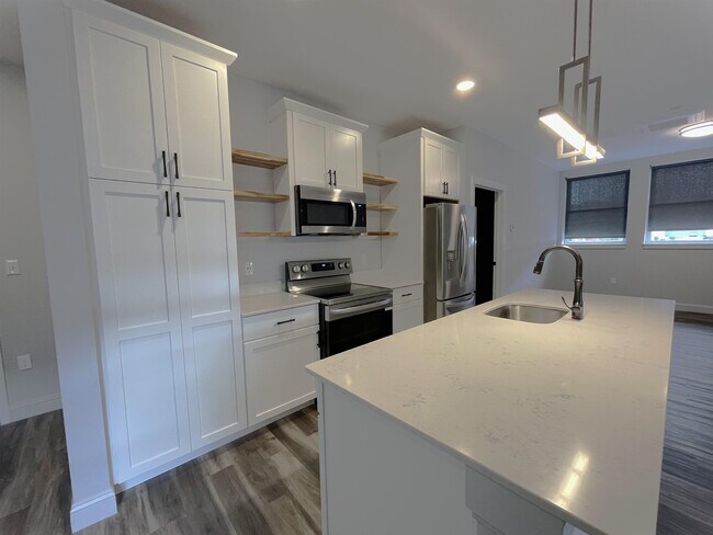 Building Photo - 25 Lowell St