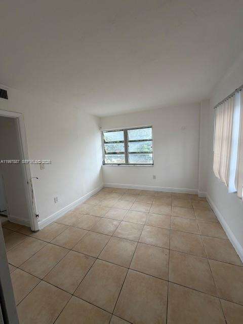 Building Photo - 1821 NE 168th St