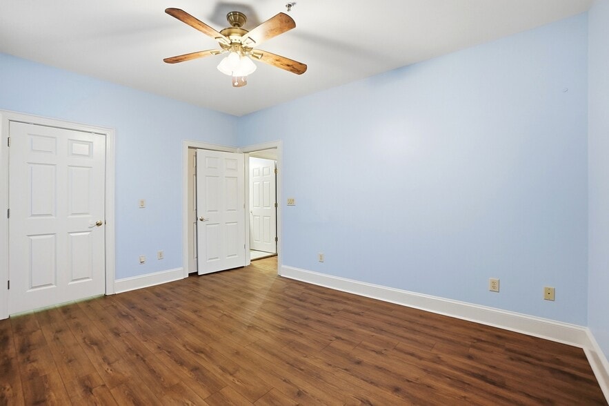 Building Photo - 1117 Park West Dr