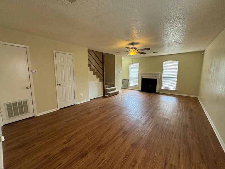 Building Photo - 3407 Victoria Cir