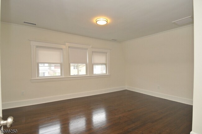 Building Photo - 511 Academy St