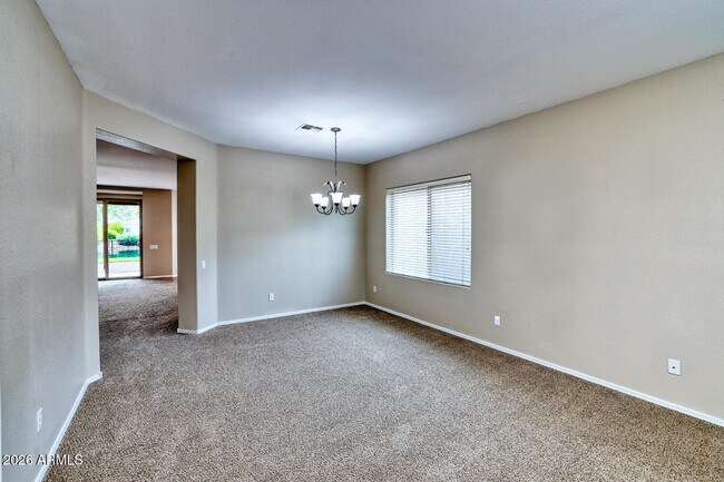 Building Photo - 844 E Indian Wells Pl